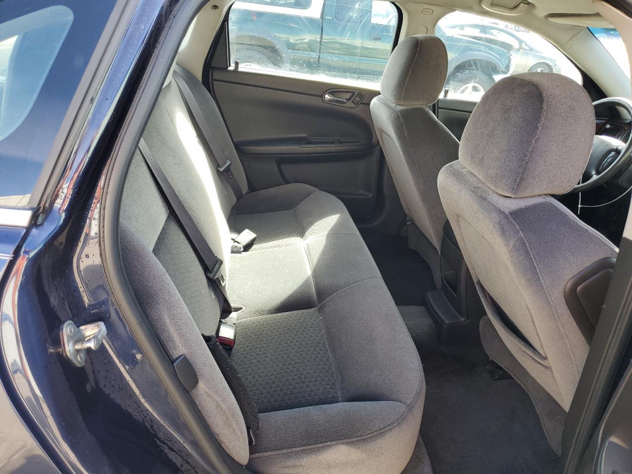 2011 Chevrolet Impala - Image 10
