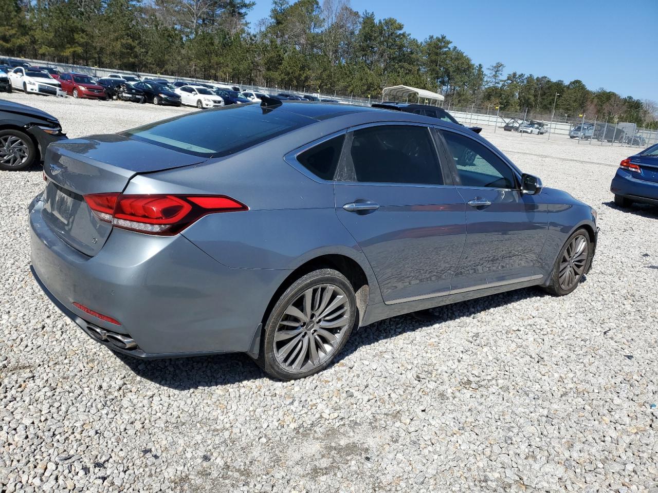 2015 Hyundai Genesis - Image 3