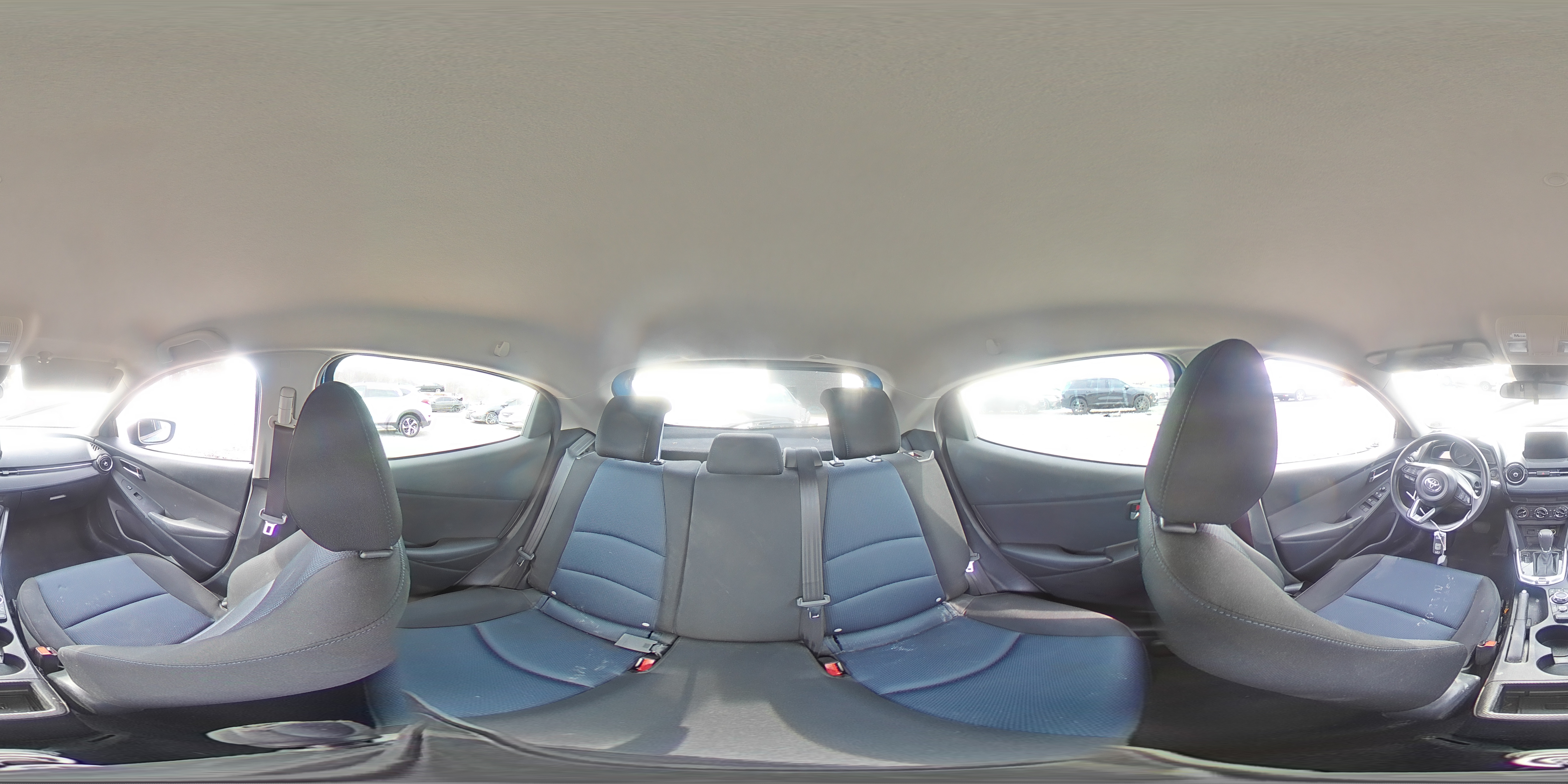 2020 Toyota Yaris - Image 15