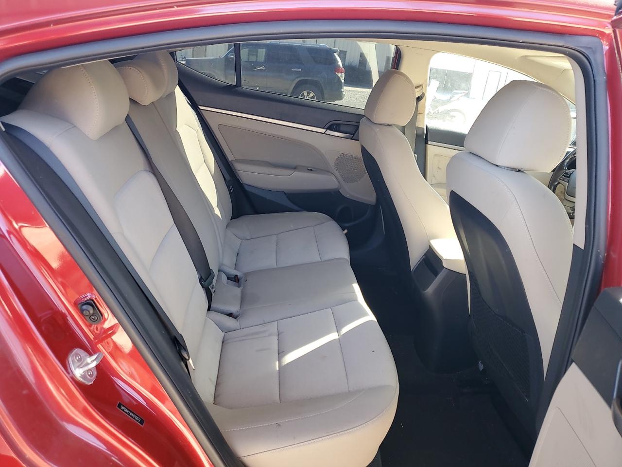 2017 Hyundai Elantra - Image 10