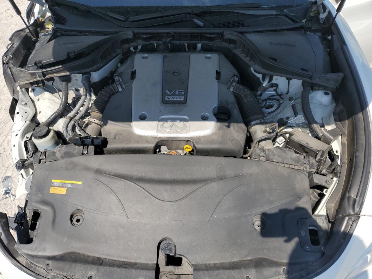 2012 Infiniti M - Image 11