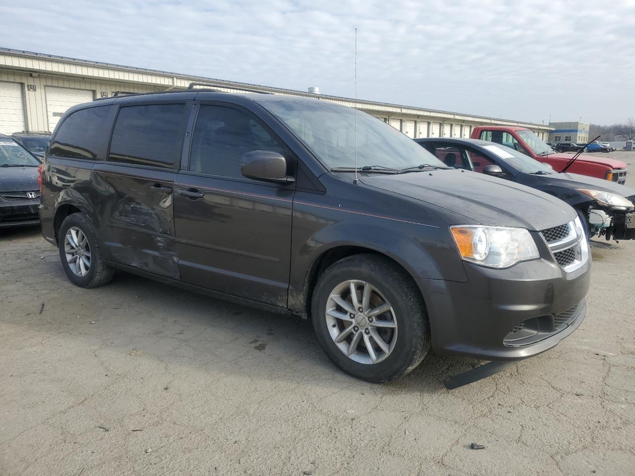 2015 Dodge Caravan - Image 4