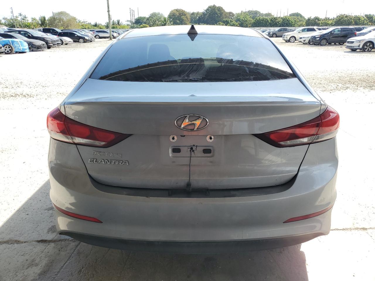 2017 Hyundai Elantra - Image 6