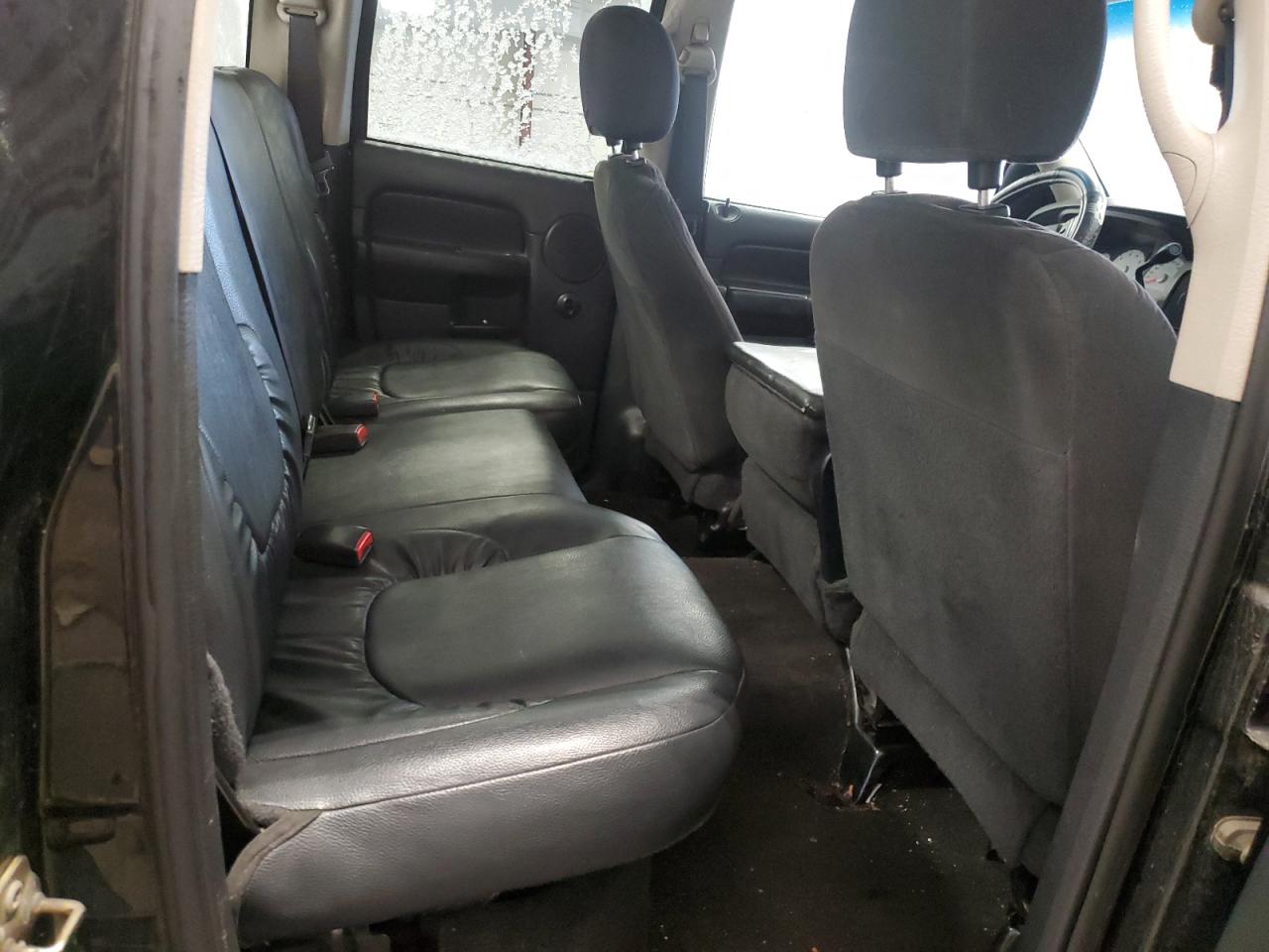 2004 Dodge RAM - Image 11