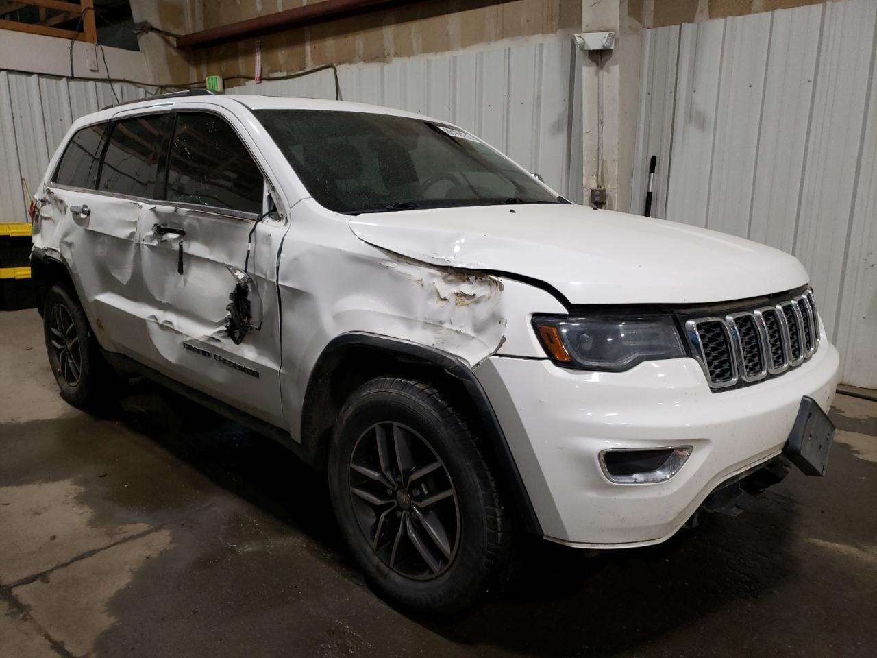 2017 Jeep Grand Cherokee - Image 4