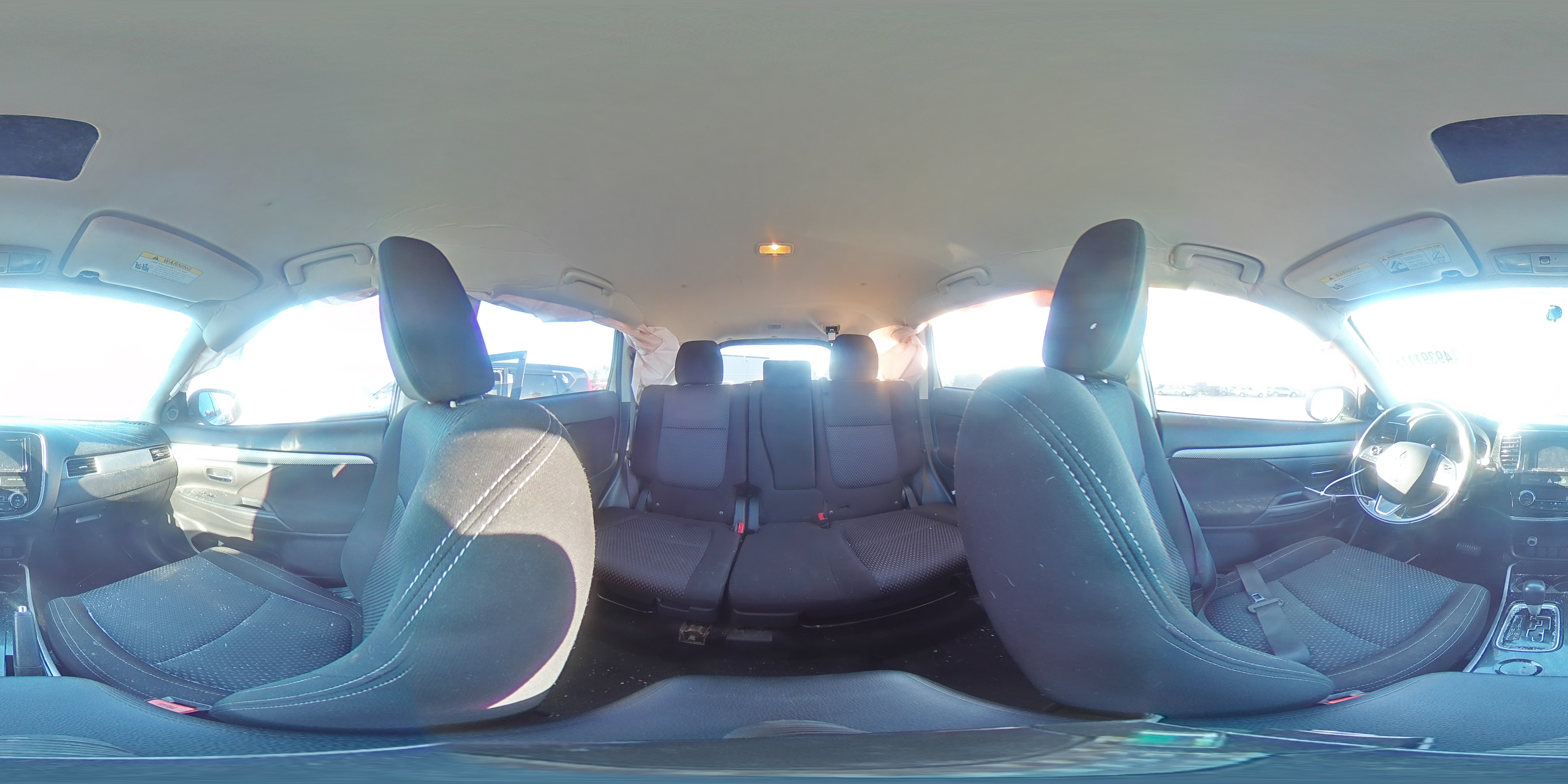 2017 Mitsubishi Outlander - Image 14