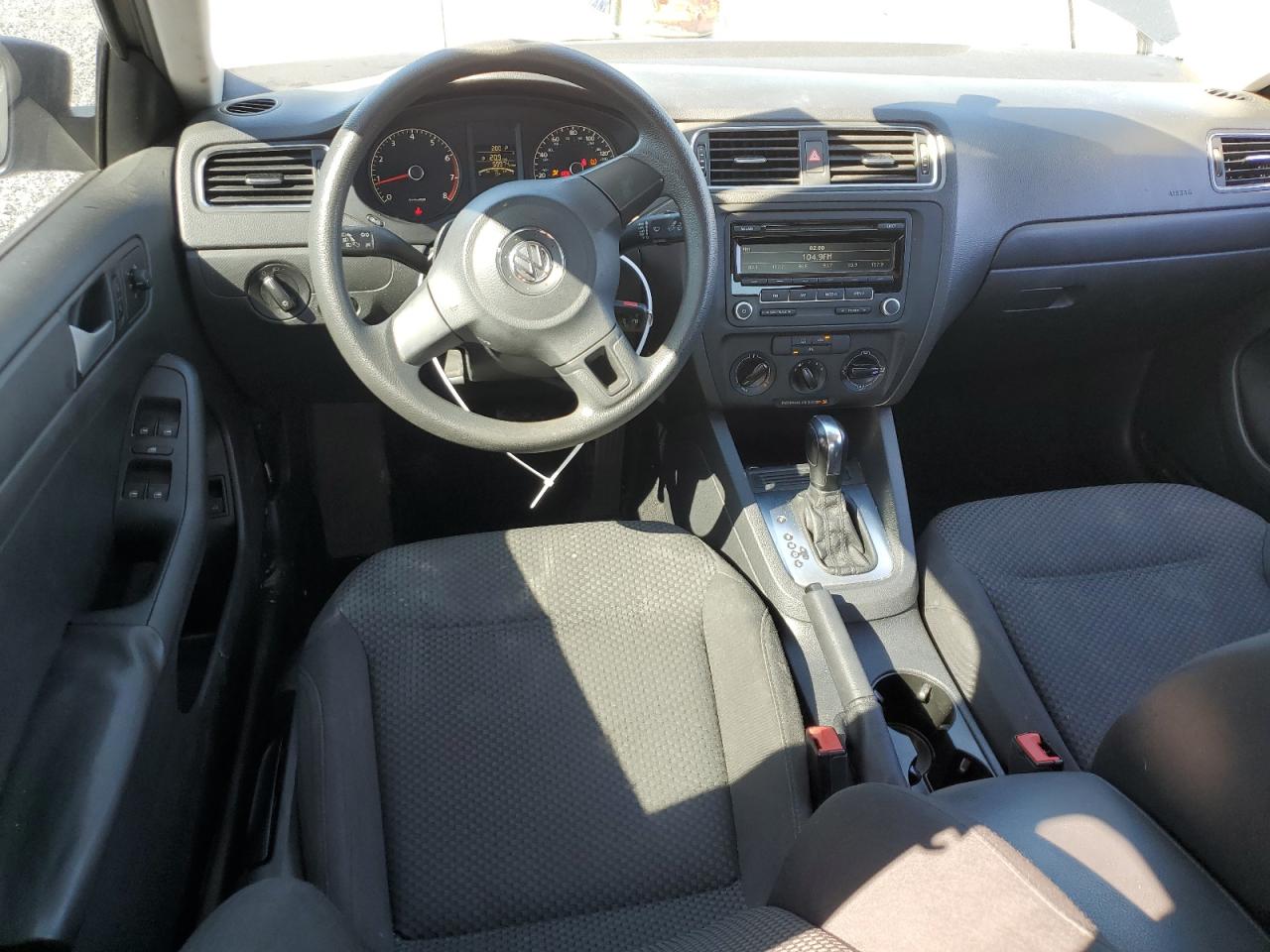 2014 Volkswagen Jetta - Image 8