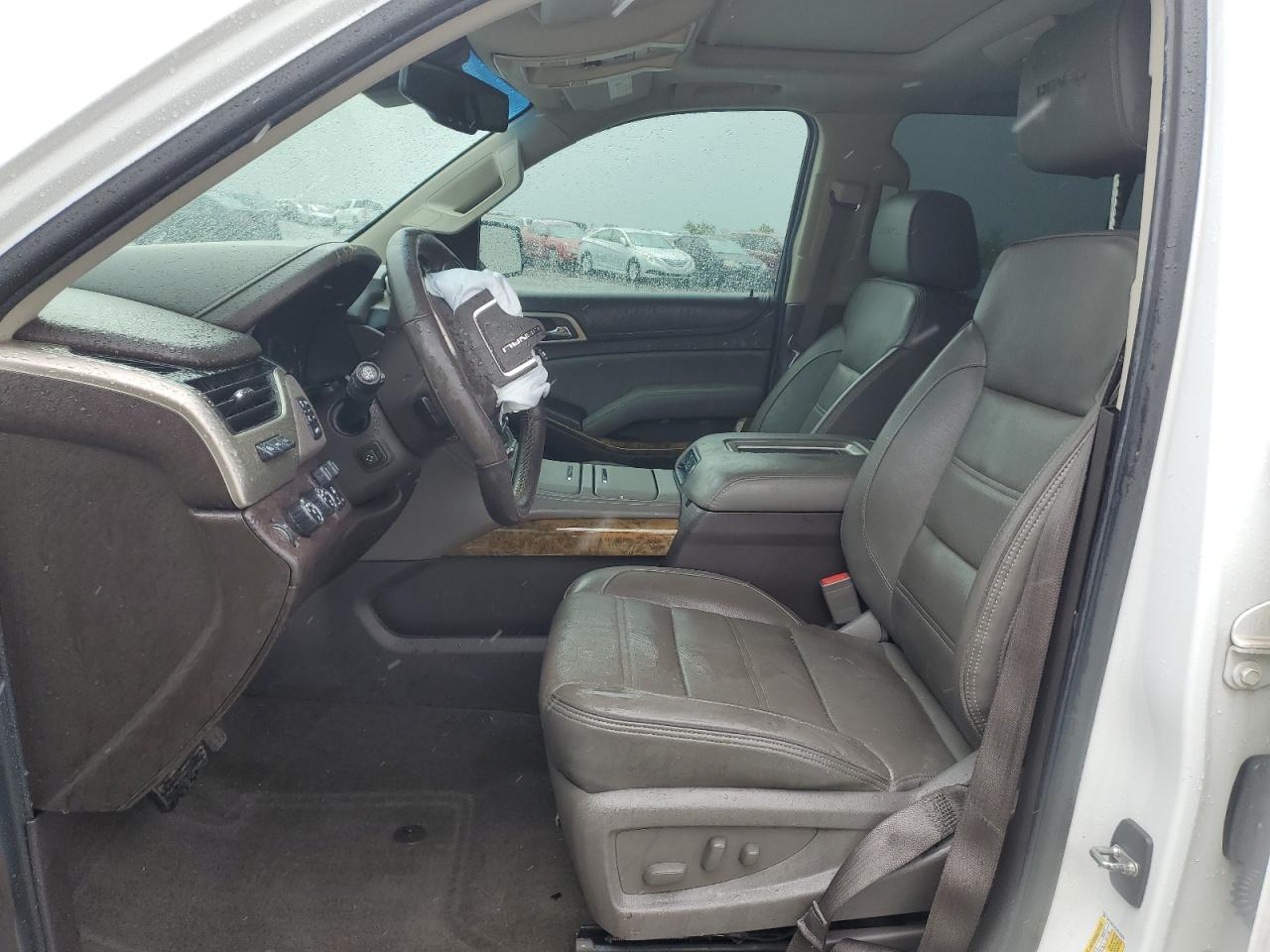2016 GMC Yukon - Image 7