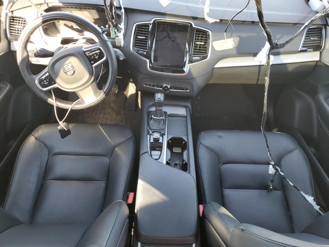 2022 Volvo XC90 - Image 8