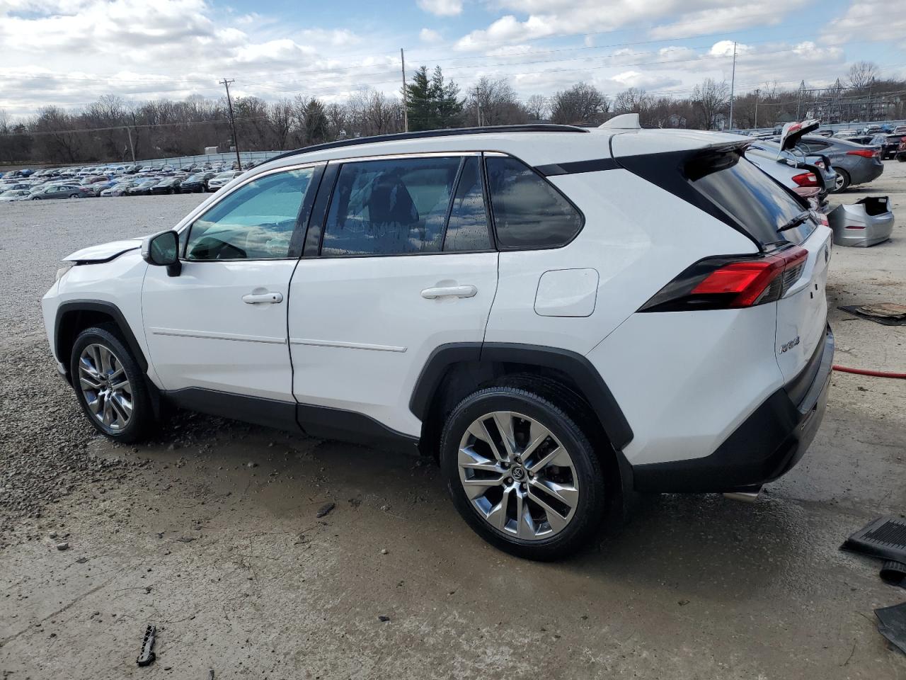 2019 Toyota RAV 4 - Image 2