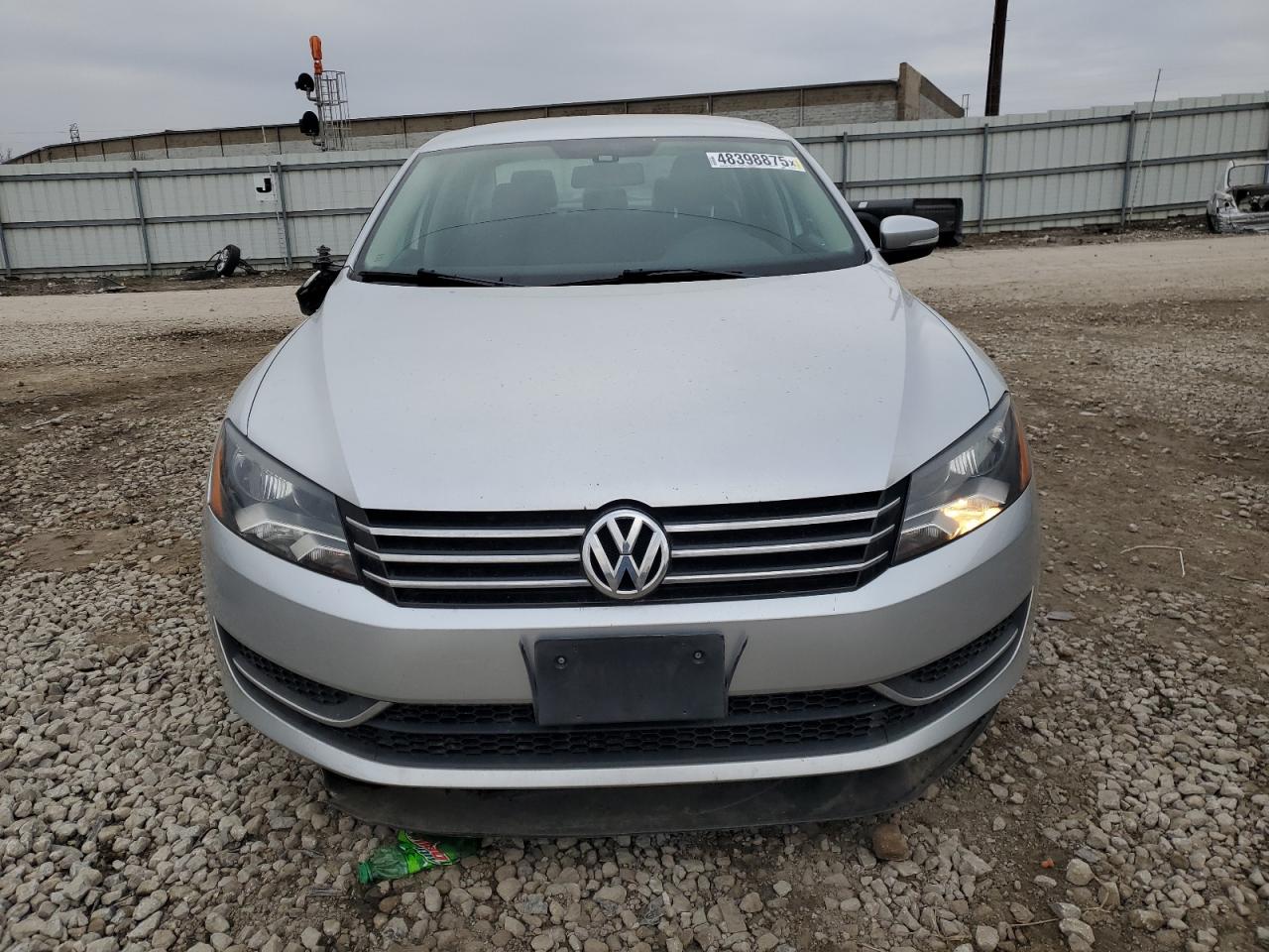 2014 Volkswagen Passat - Image 5