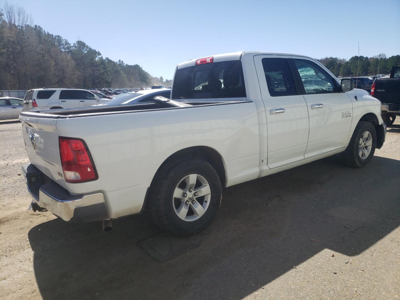 2016 RAM 1500 - Image 3