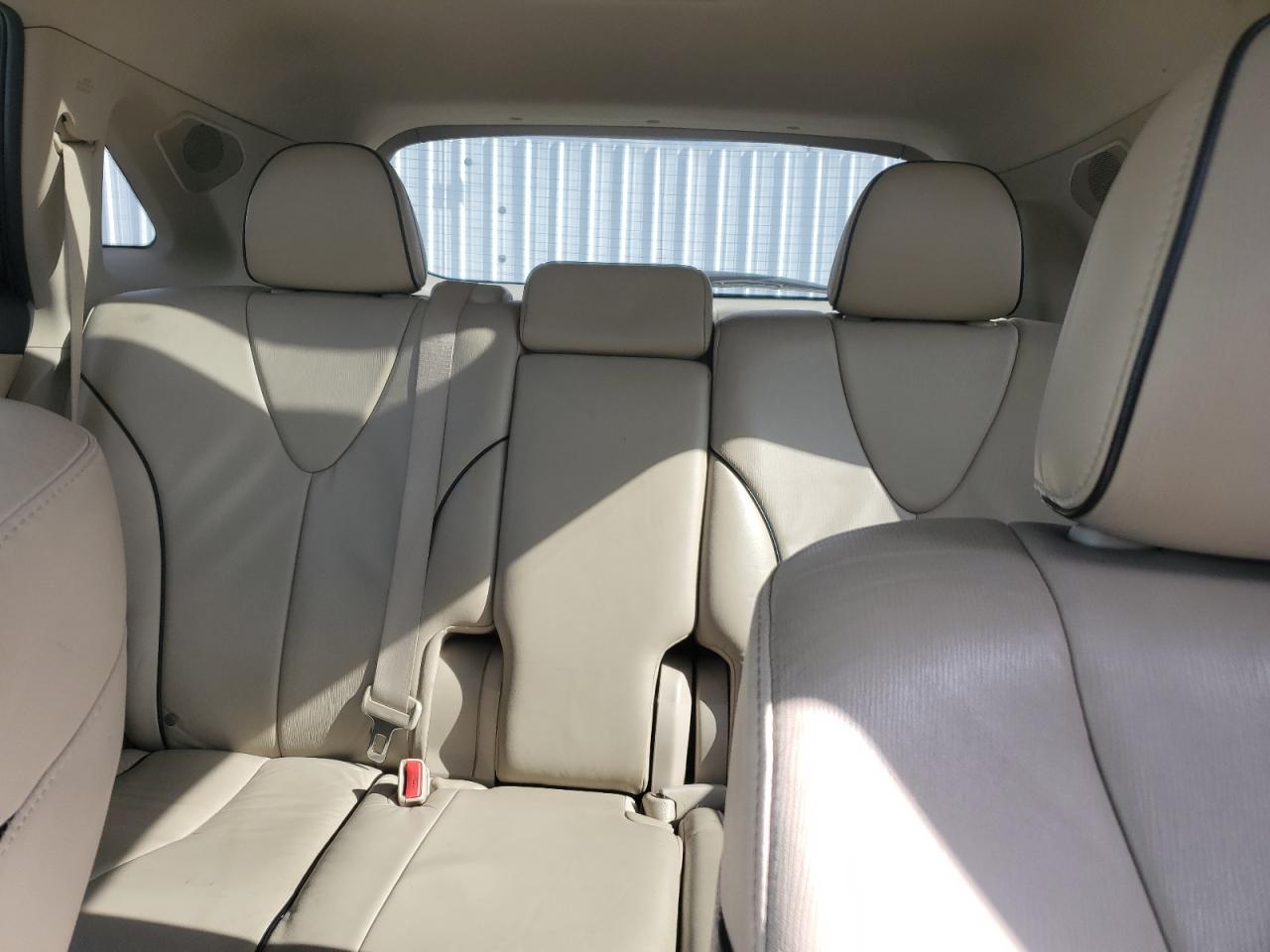 2010 Toyota Venza - Image 10