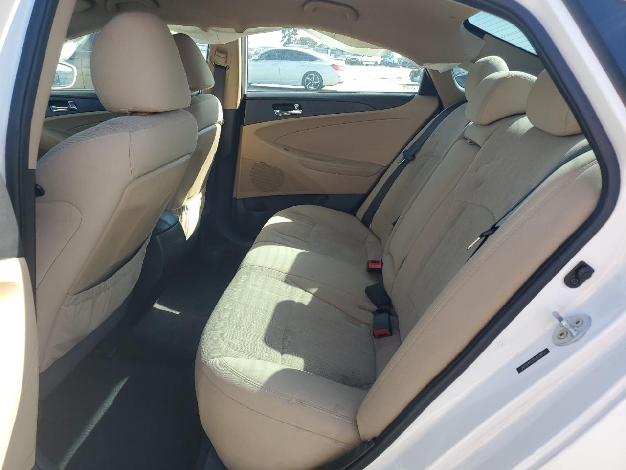 2013 Hyundai Sonata - Image 11