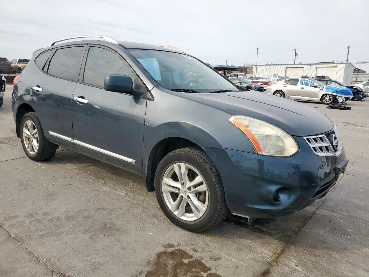 2013 Nissan Rogue - Image 4
