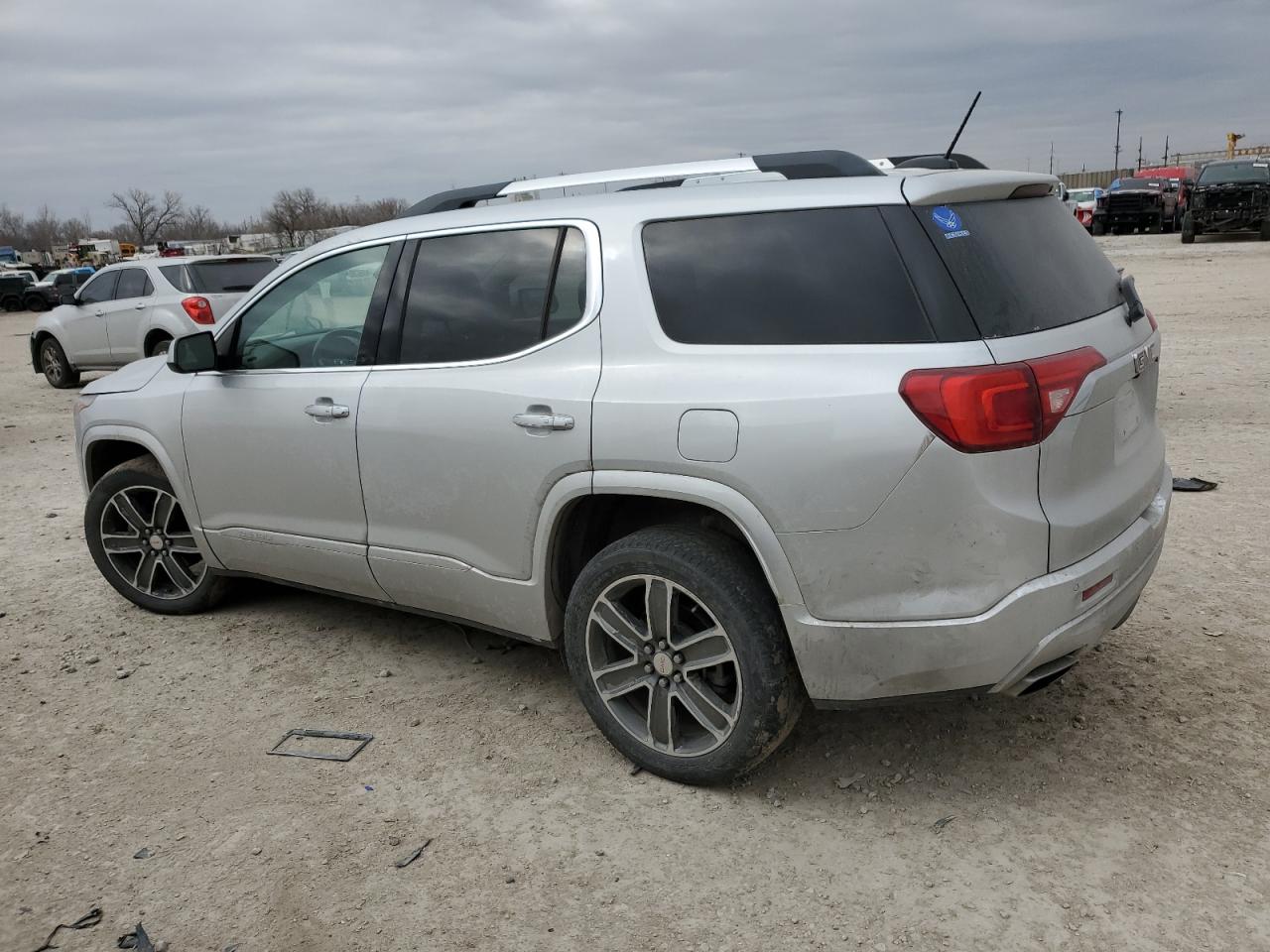 2019 GMC Acadia - Image 2