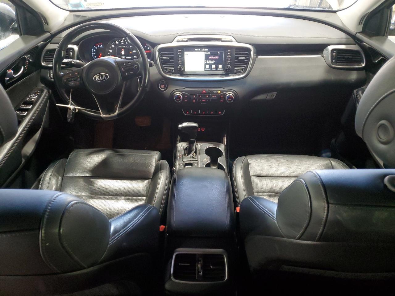 2017 Kia Sorento - Image 8