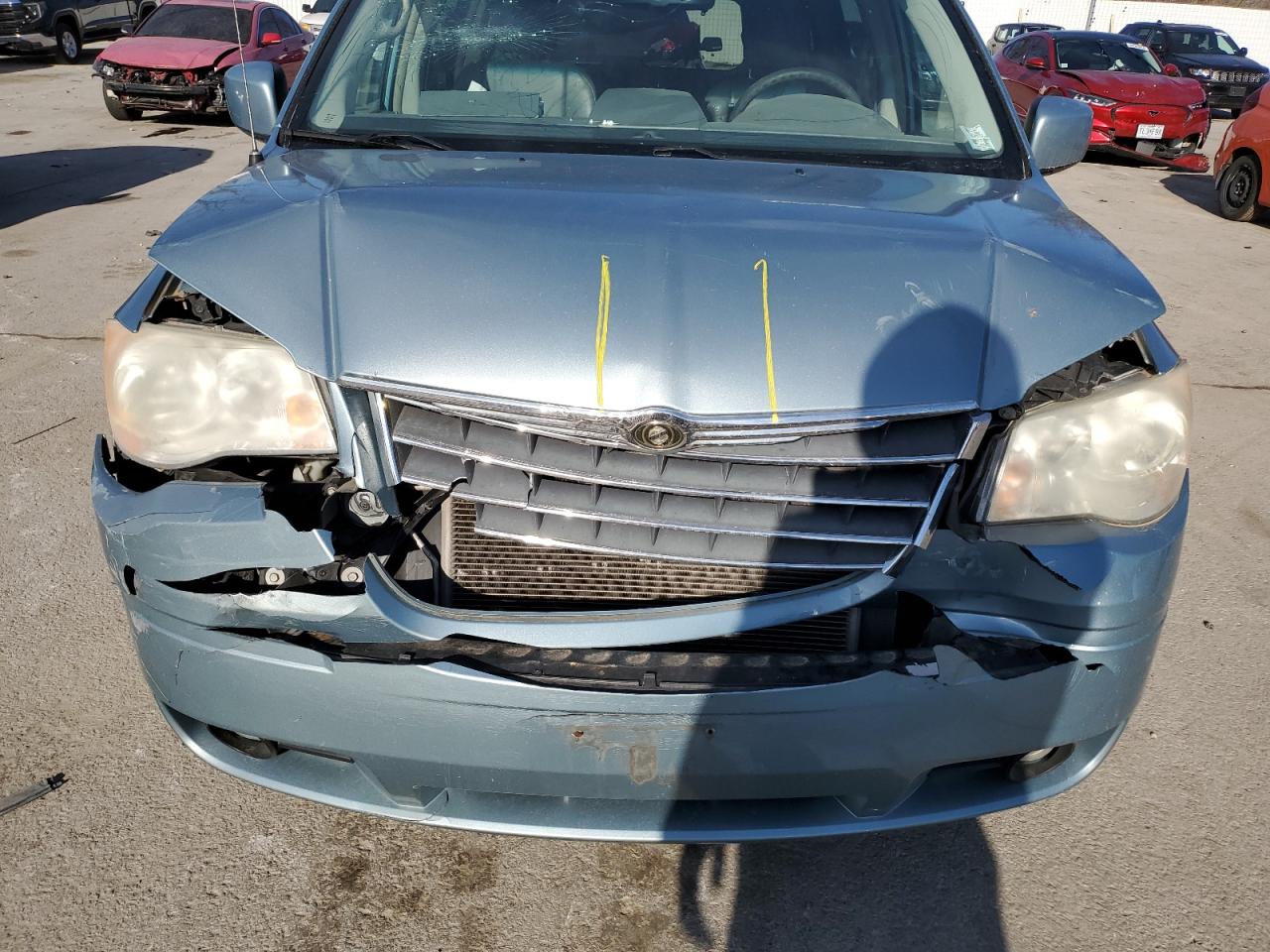 2009 Chrysler Town & Country - Image 13