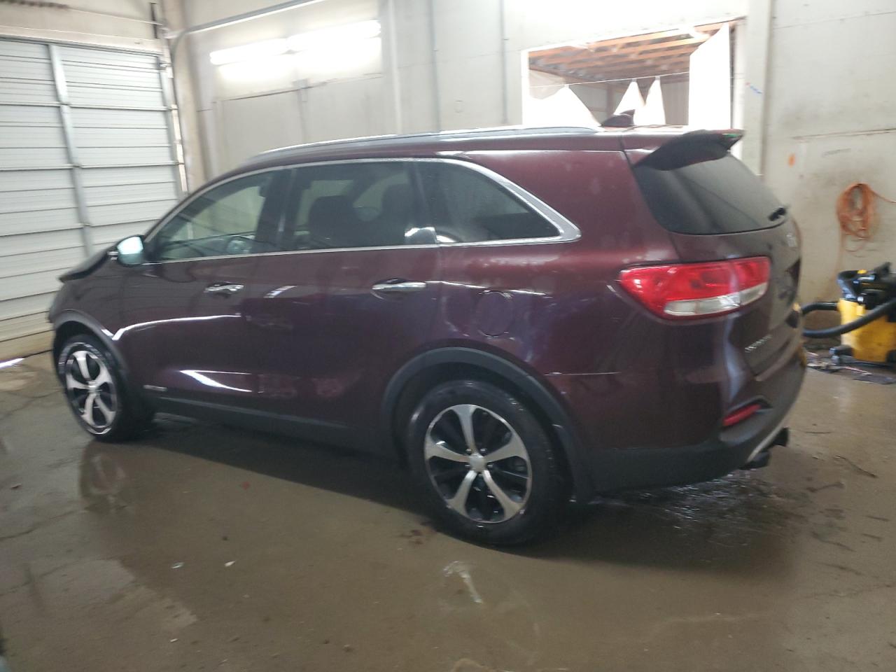 2016 Kia Sorento - Image 2
