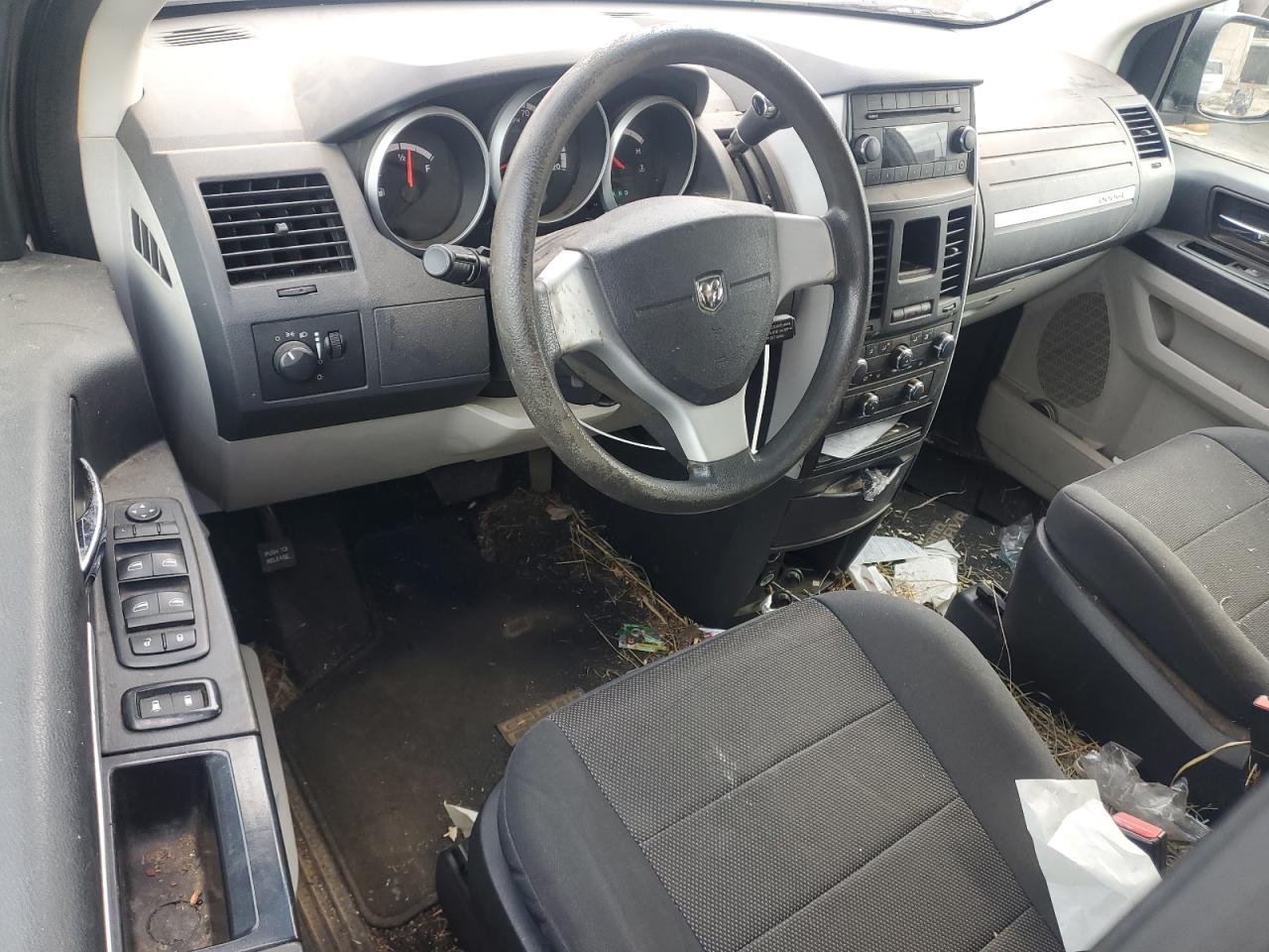 2009 Dodge Caravan - Image 8