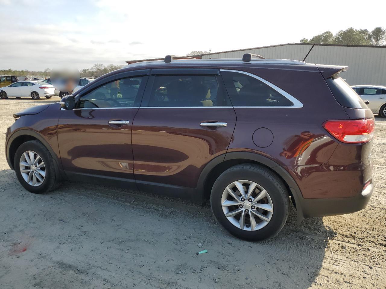 2016 Kia Sorento - Image 2