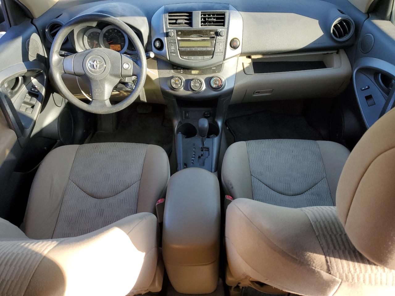 2010 Toyota RAV 4 - Image 8