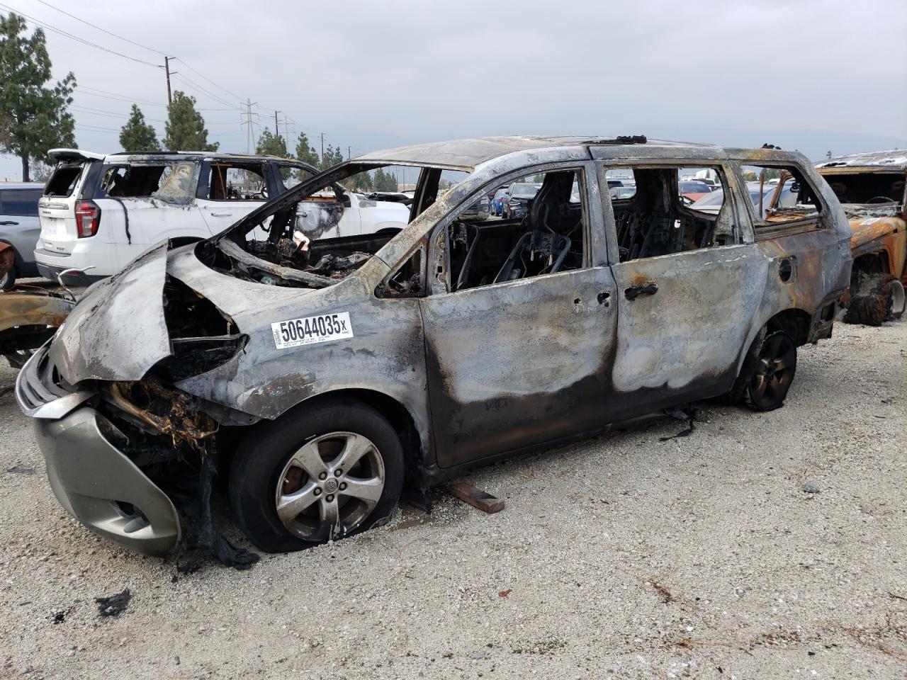 2011 Toyota Sienna Le for Sale in Rancho Cucamonga, CA - Burn