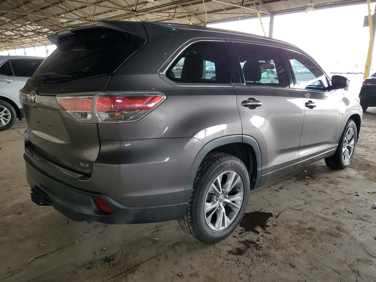 2015 Toyota Highlander - Image 3