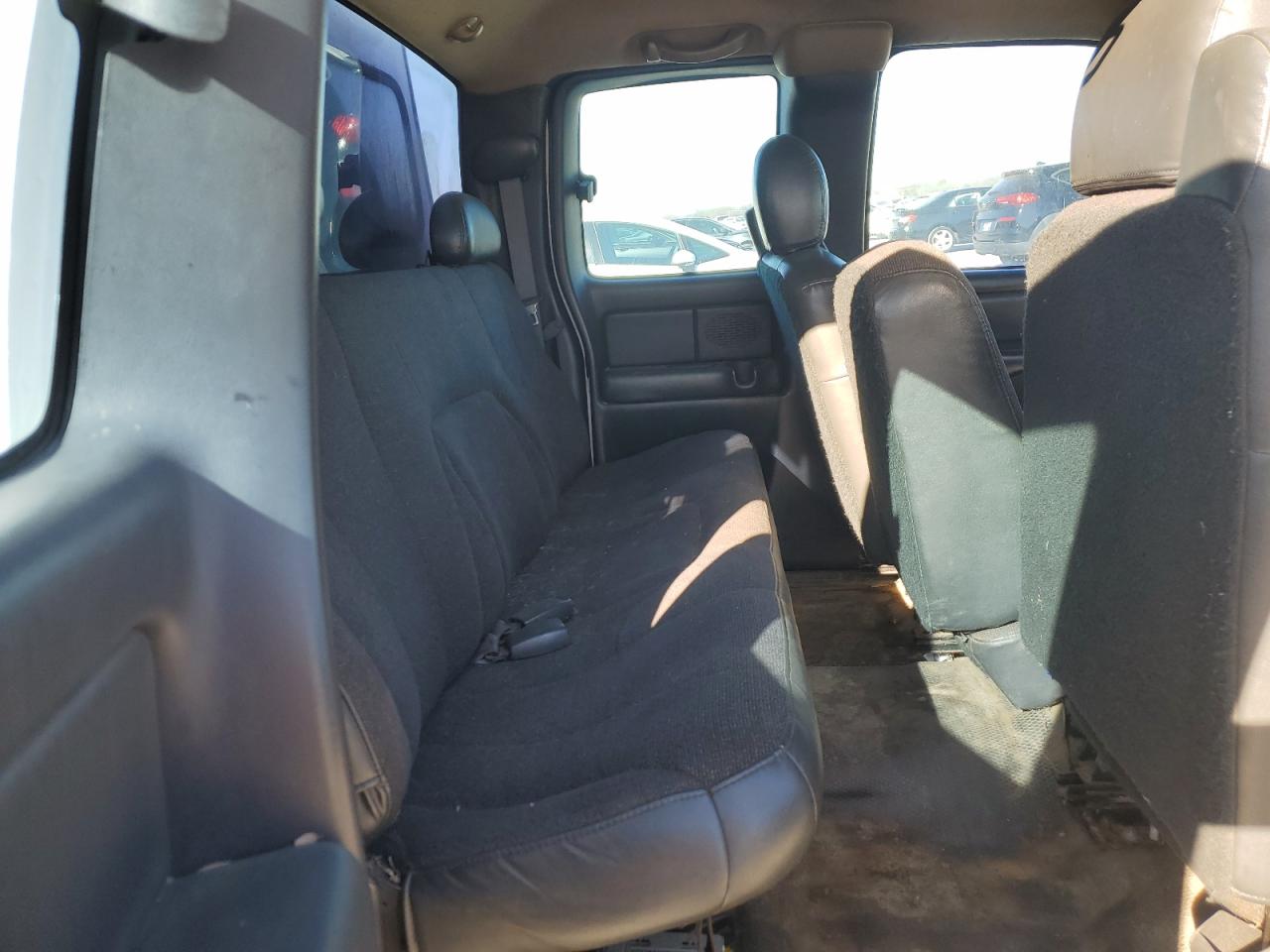2000 Chevrolet Silverado - Image 10