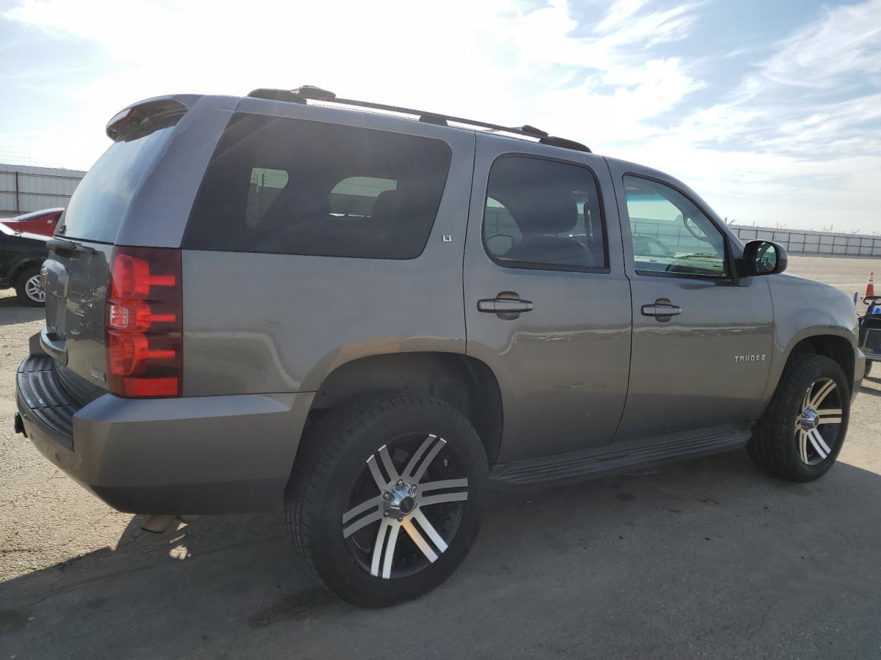 2007 Chevrolet Tahoe - Image 3