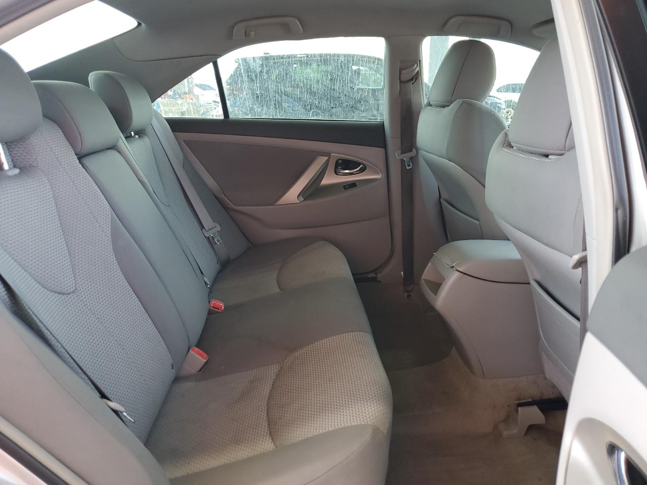 2010 Toyota Camry - Image 10