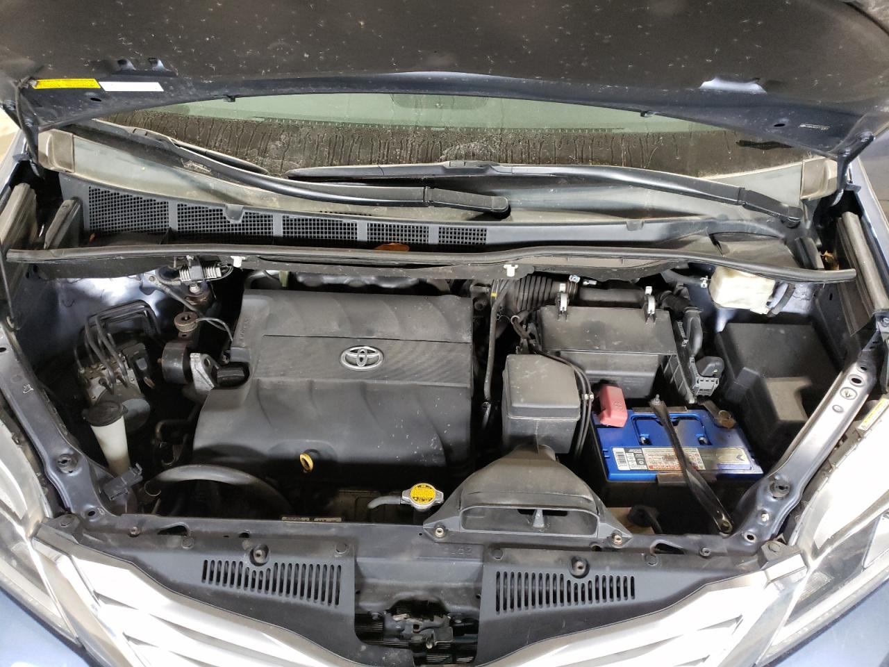 2015 Toyota Sienna - Image 12