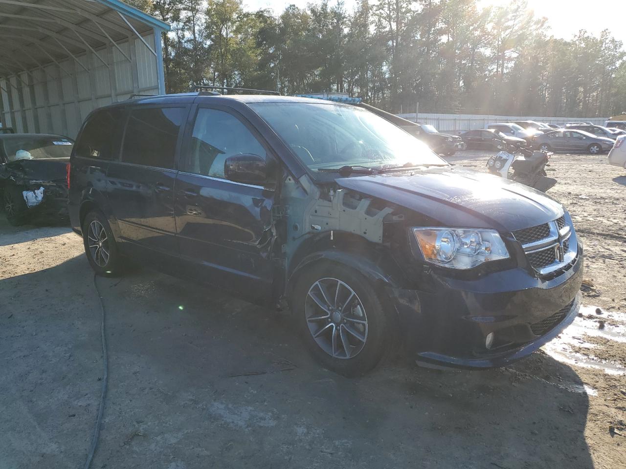 2017 Dodge Caravan - Image 4