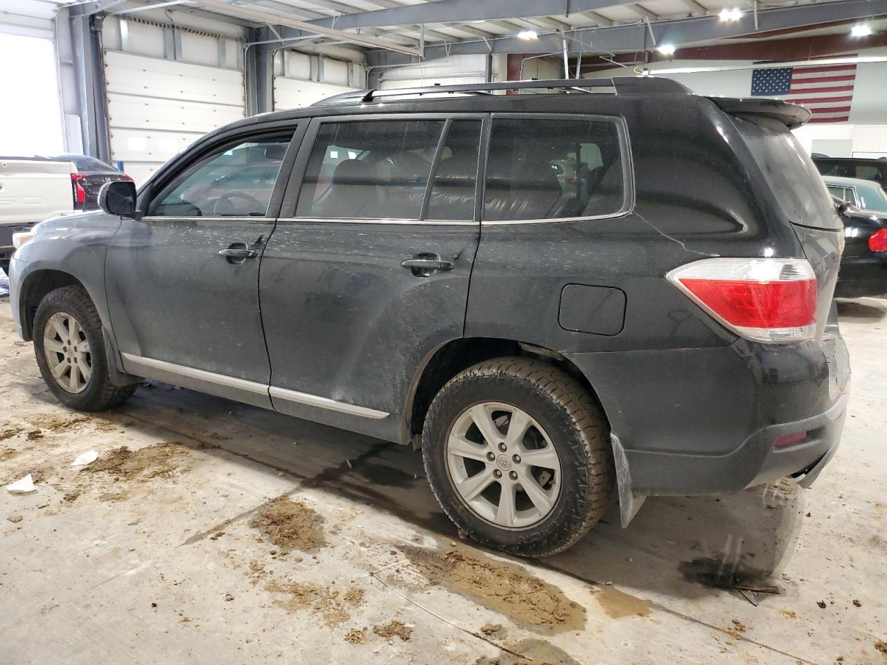 2012 Toyota Highlander - Image 2