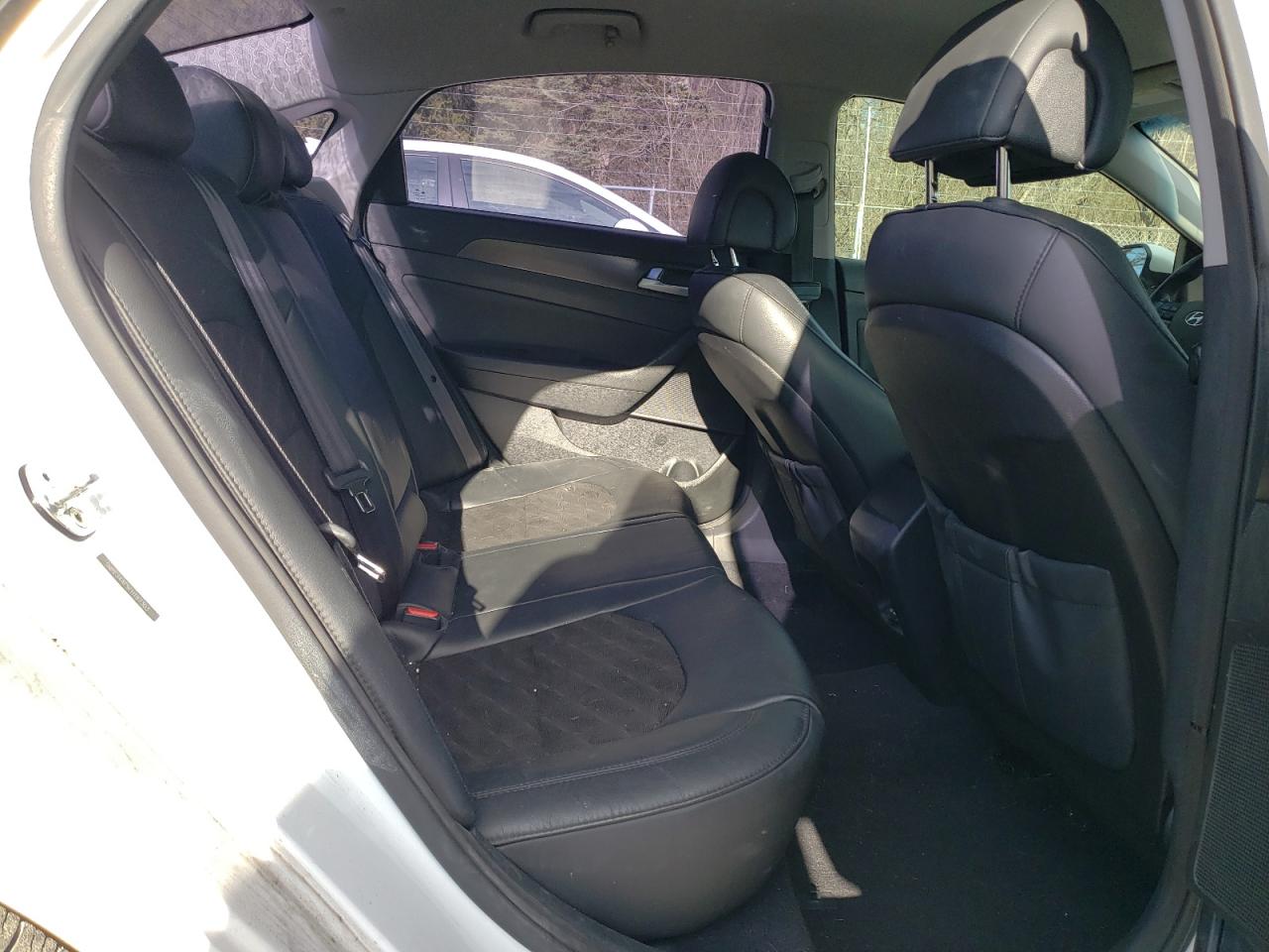 2015 Hyundai Sonata - Image 10