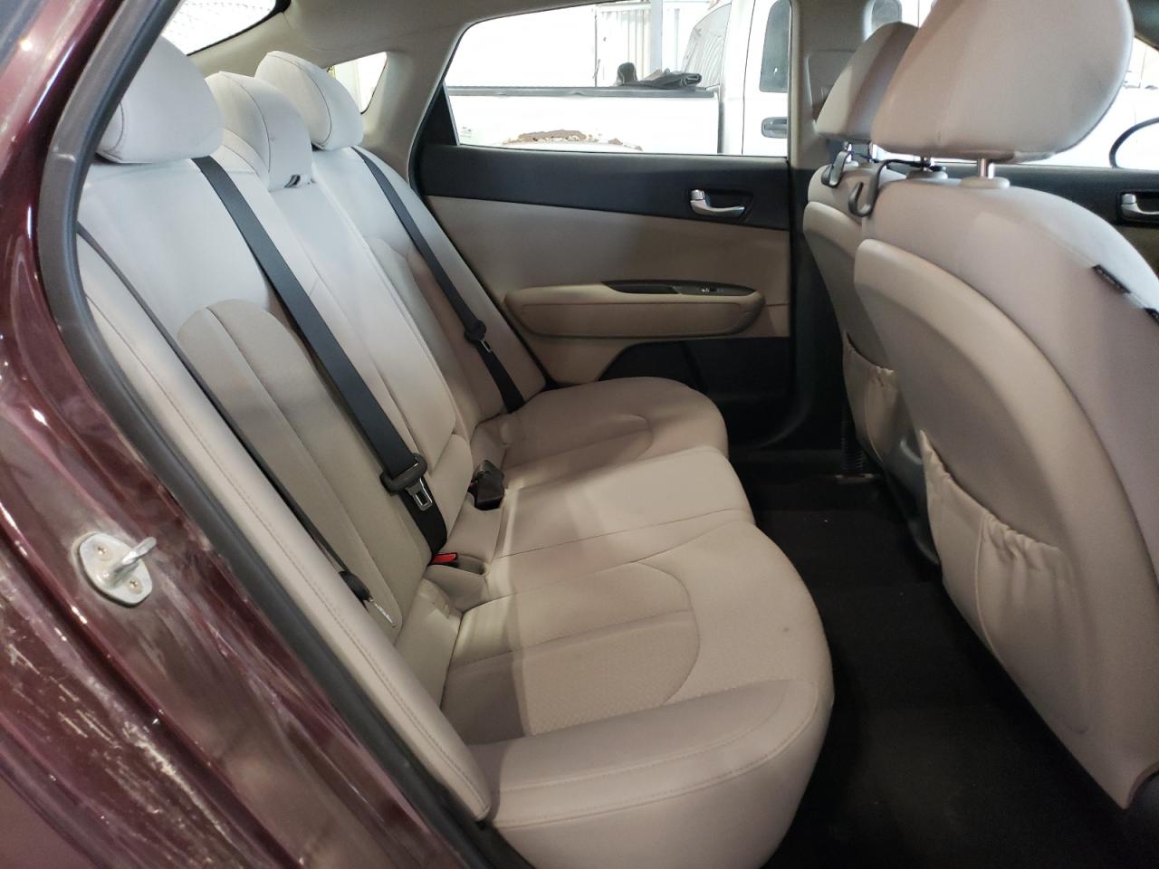 2016 Kia Optima - Image 10