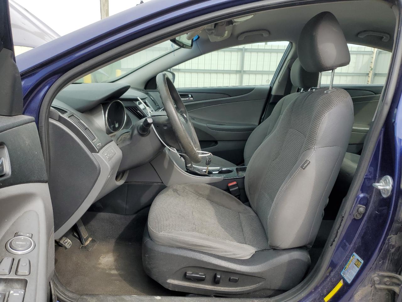 2012 Hyundai Sonata - Image 7