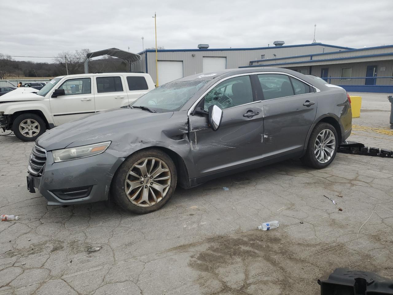 2014 Ford Taurus - Image 1
