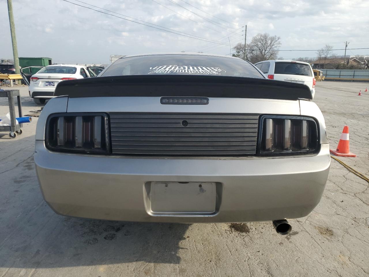 2008 Ford Mustang - Image 6