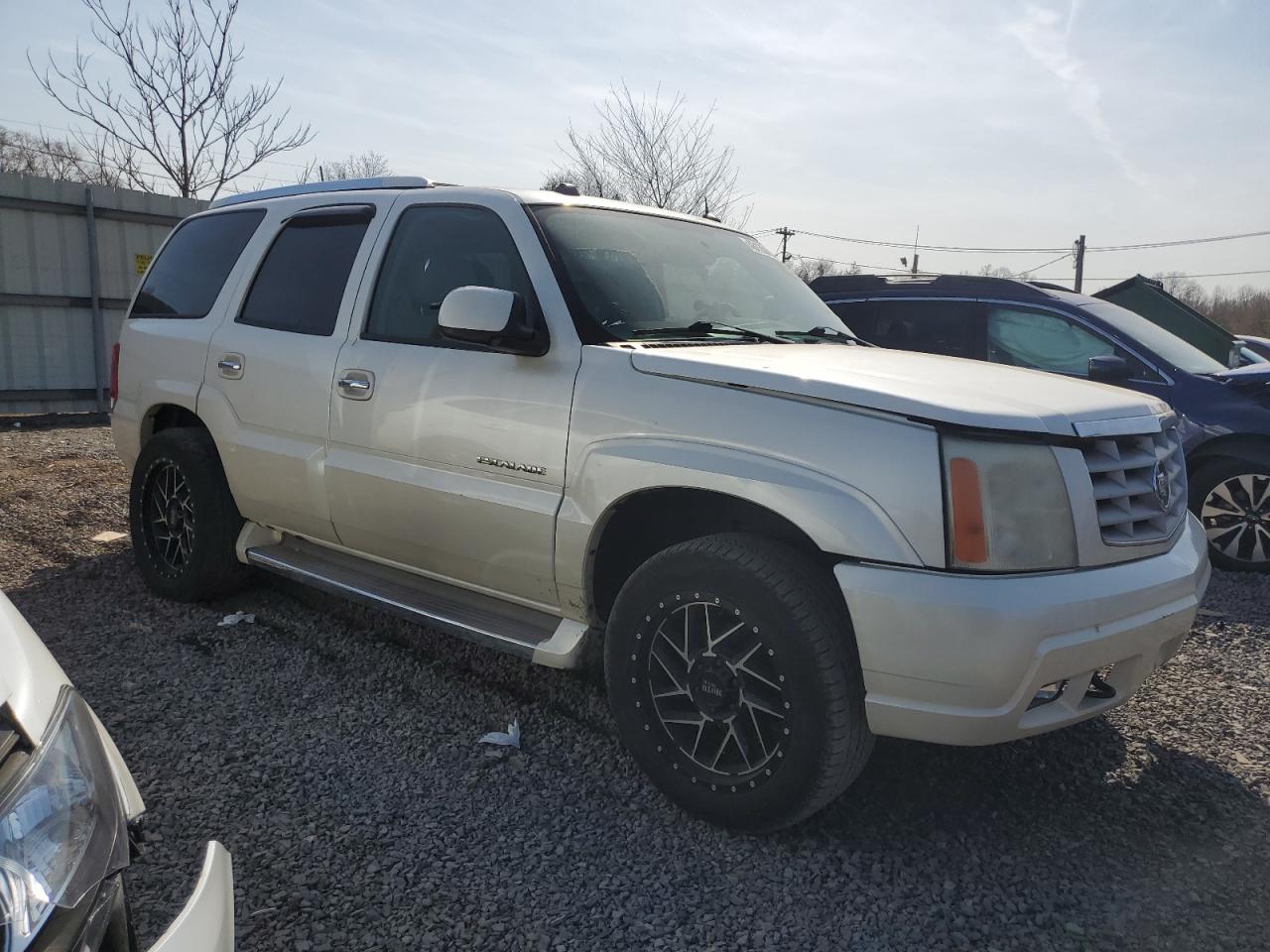 2005 Cadillac Escalade - Image 4