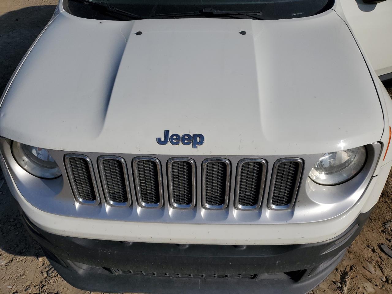 2016 Jeep Renegade - Image 13