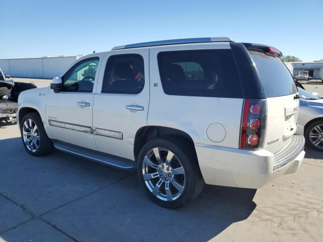  GMC YUKON 2013 Кремовый