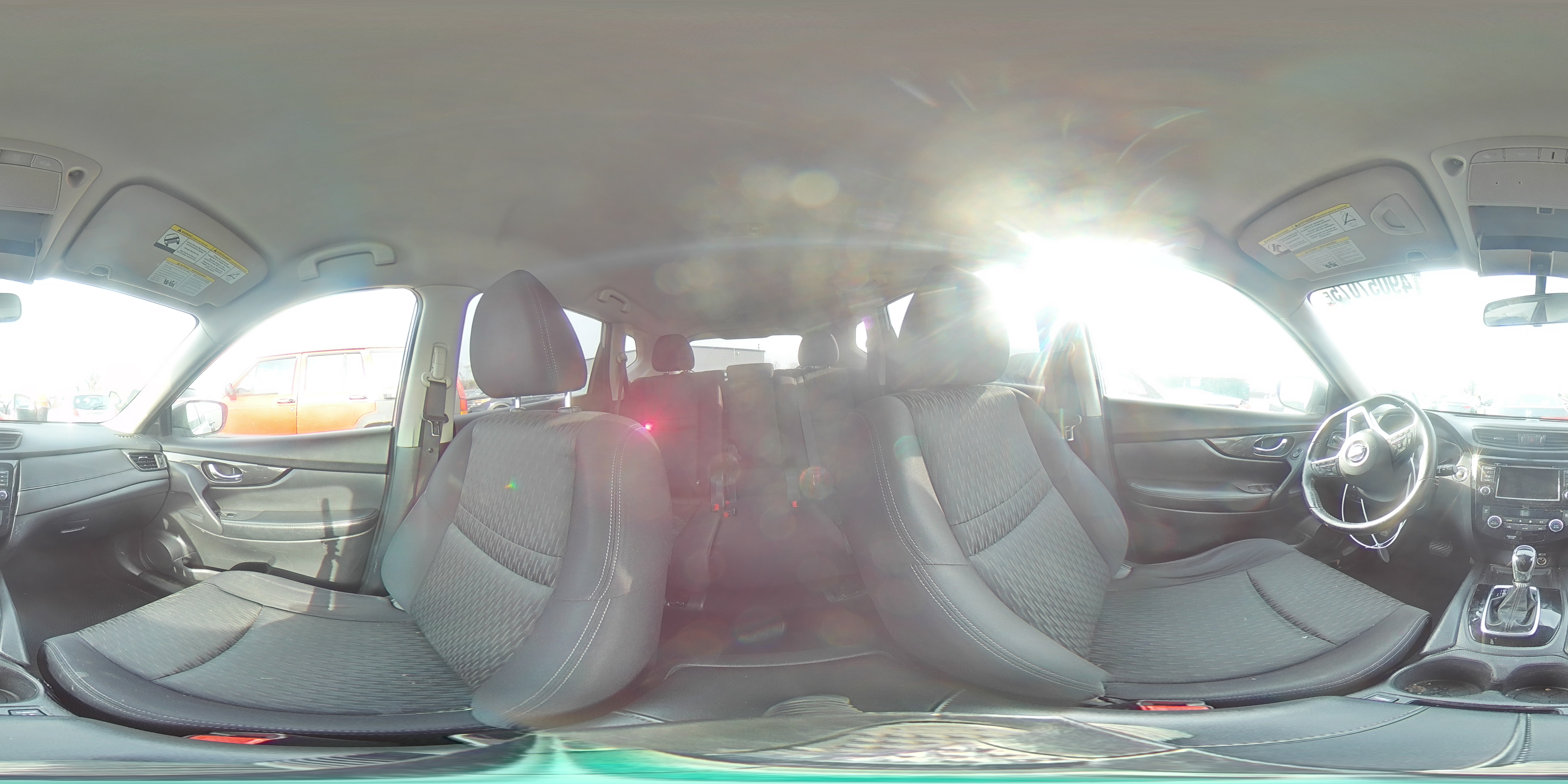 2018 Nissan Rogue - Image 14