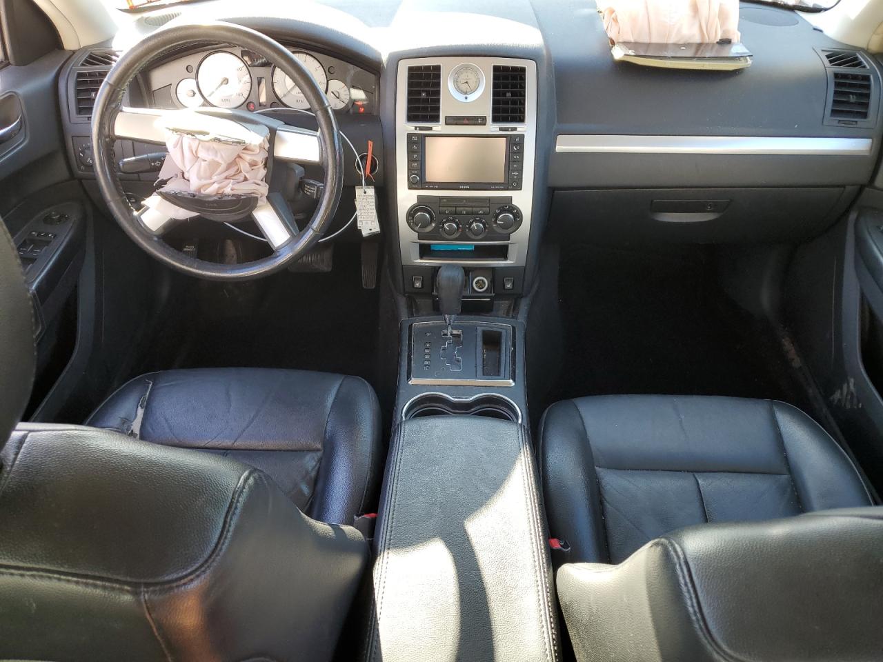 2009 Chrysler 300 - Image 8