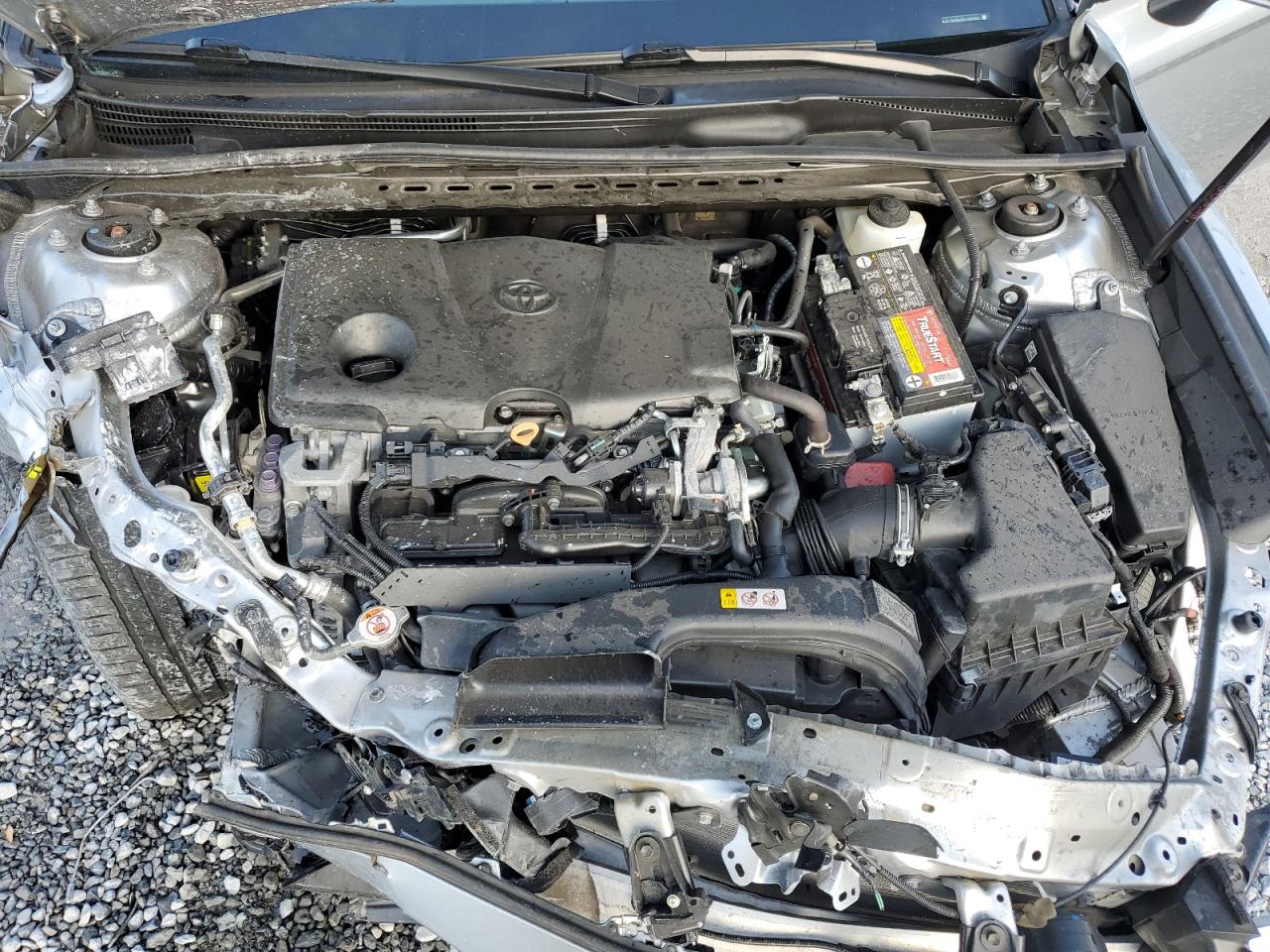 2019 Toyota Camry - Image 11