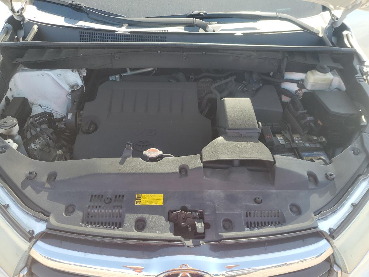 2015 Toyota Highlander - Image 12