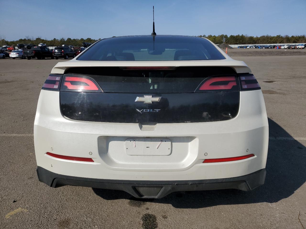 2012 Chevrolet Volt - Image 6