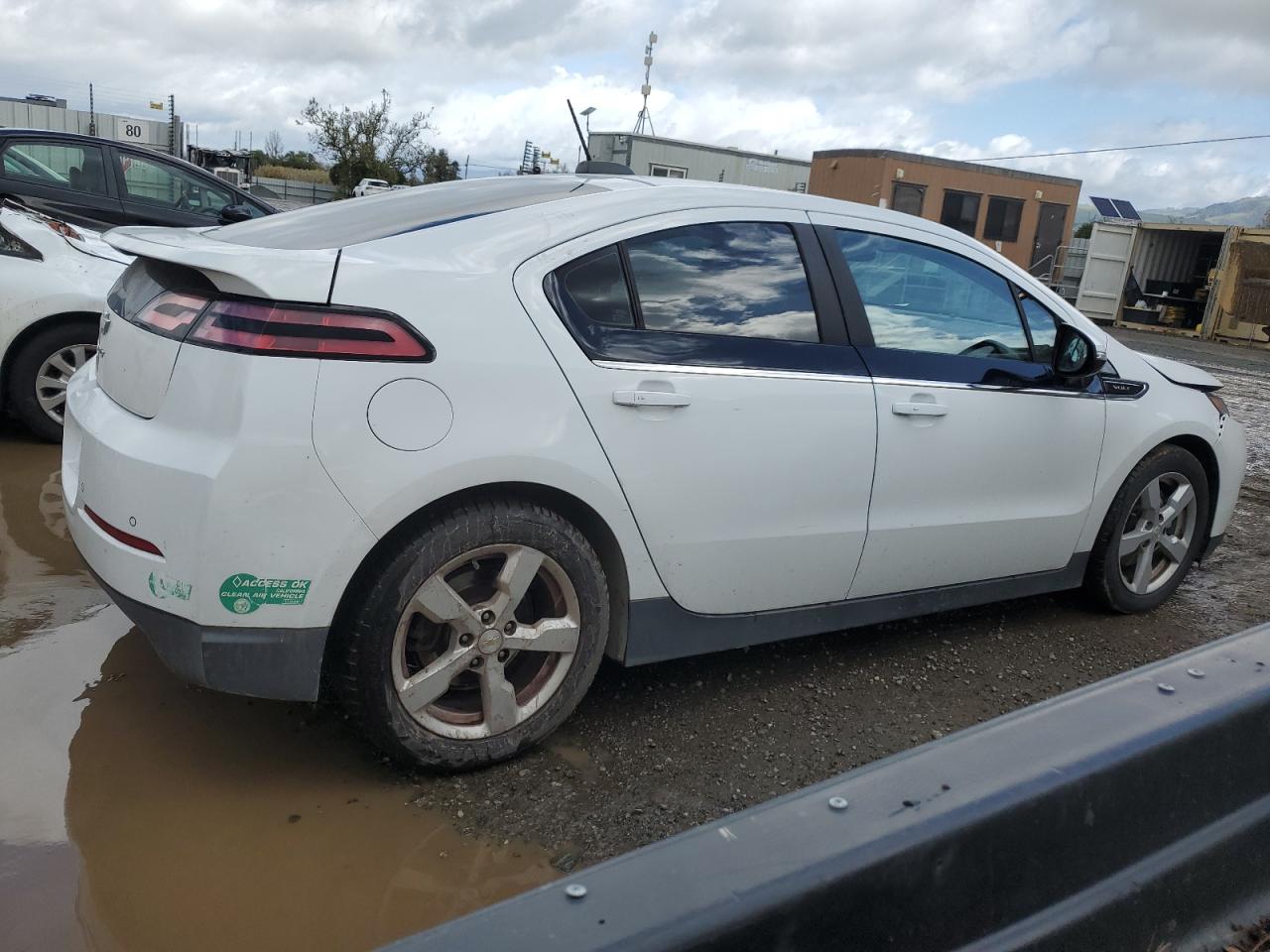2015 Chevrolet Volt - Image 3