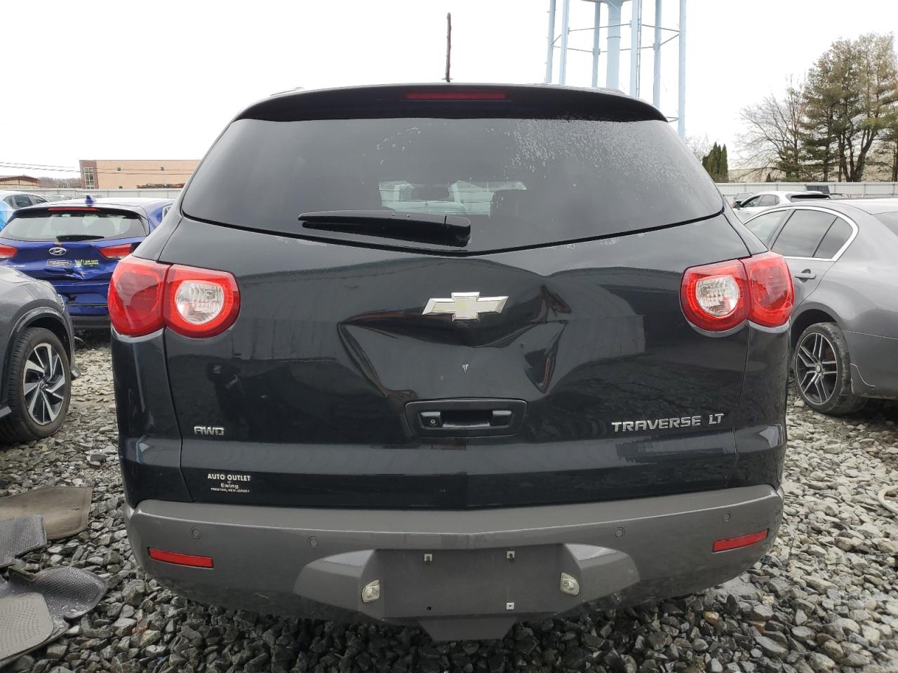 2010 Chevrolet Traverse - Image 6