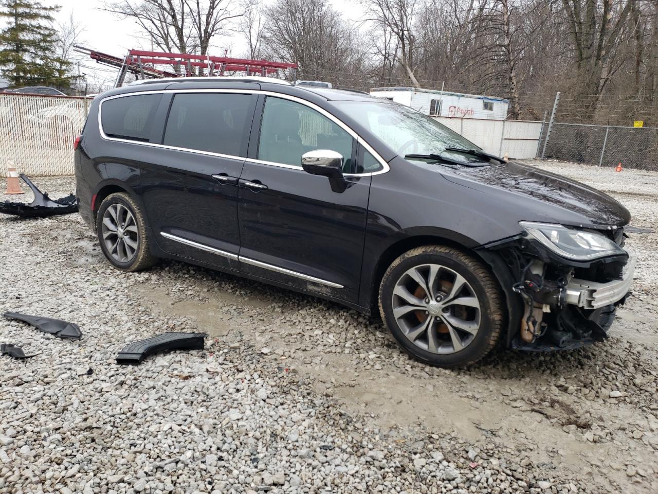2017 Chrysler Pacifica - Image 4
